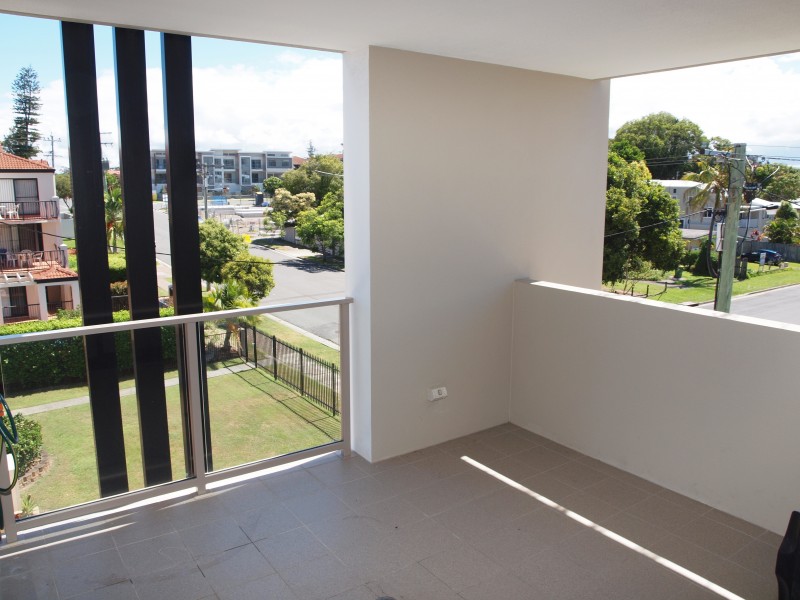 43 Lenneberg Street, Southport QLD 4215