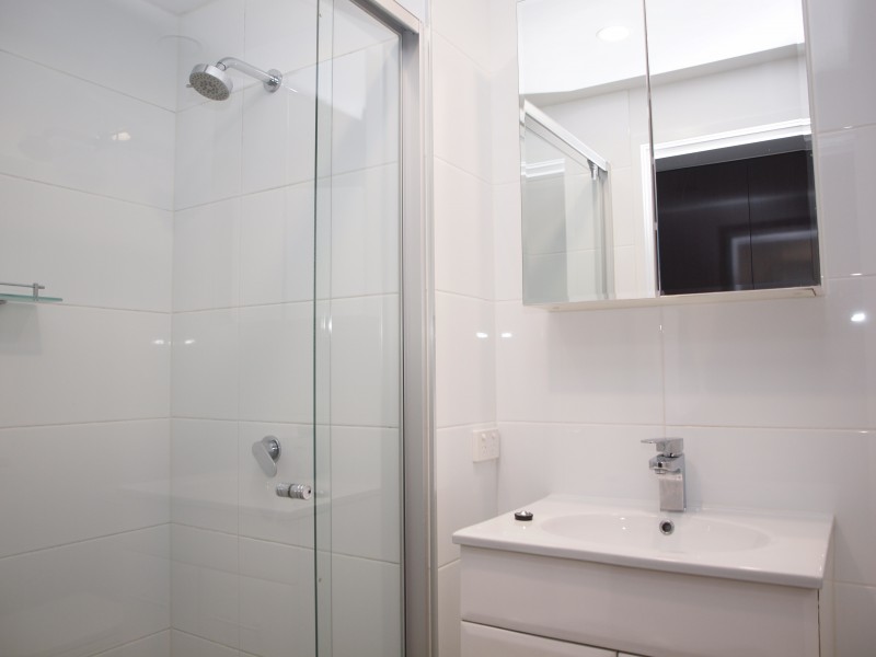 43 Lenneberg Street, Southport QLD 4215