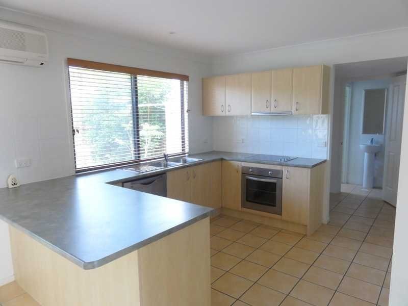 3/2a Beitz st, Strathpine QLD 4500