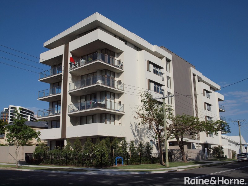 5 Chester Terrace, Southport QLD 4215