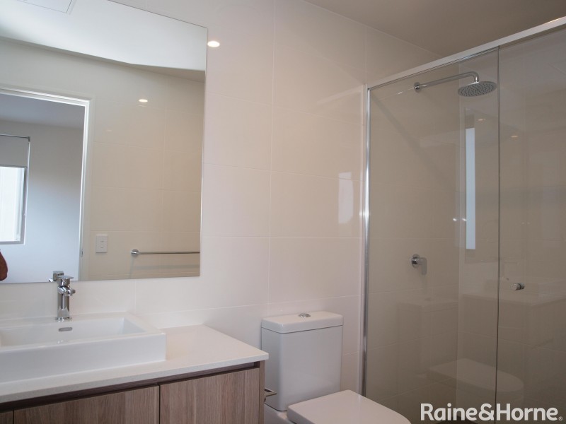 5 Chester Terrace, Southport QLD 4215