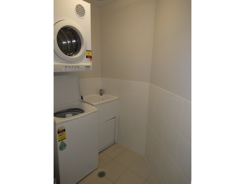 21 CYPRESS AVENUE, Surfers Paradise QLD 4217