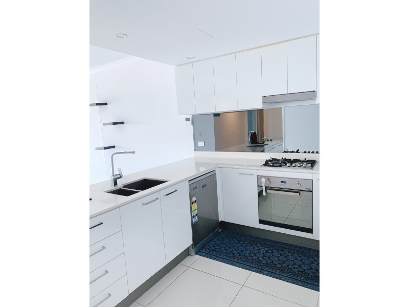1504/5 Harbourside Court, Biggera Waters QLD 4216