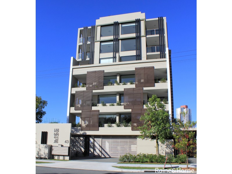 43 Lenneberg Street, Southport QLD 4215