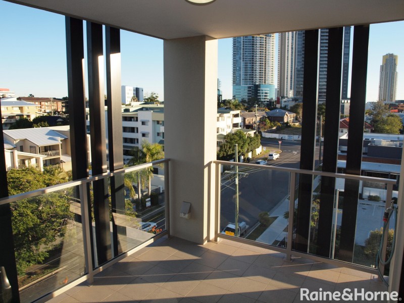 43 Lenneberg Street, Southport QLD 4215