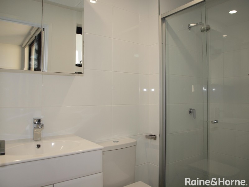 43 Lenneberg Street, Southport QLD 4215