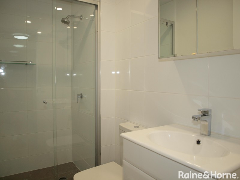 43 Lenneberg Street, Southport QLD 4215