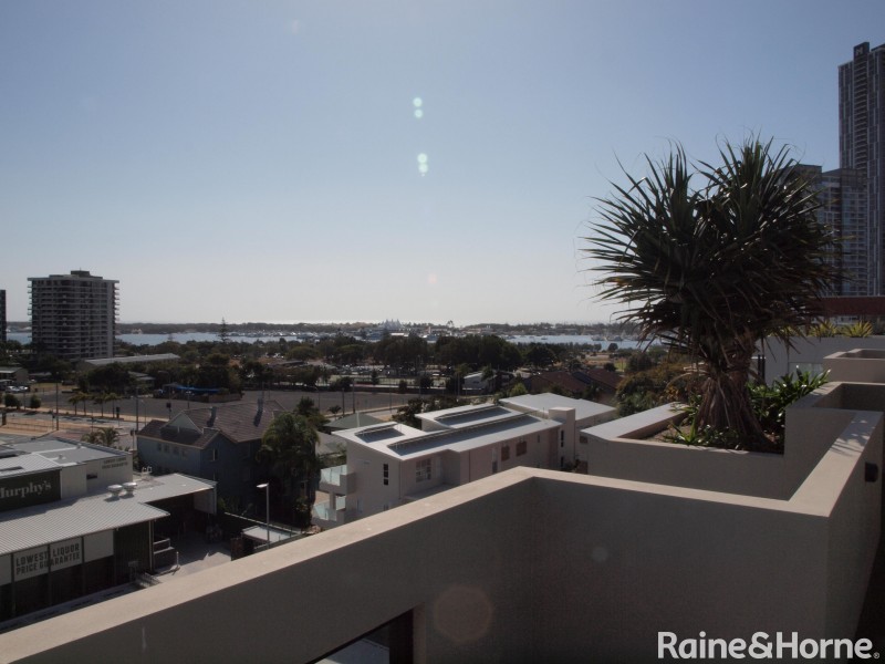 43 Lenneberg Street, Southport QLD 4215