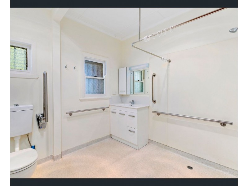 73 Perth Street, Camp Hill QLD 4152