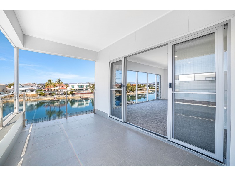 10 Lakeview Boulevard, Mermaid Waters QLD 4218