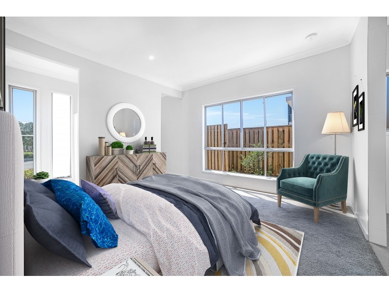 10 Lakeview Boulevard, Mermaid Waters QLD 4218