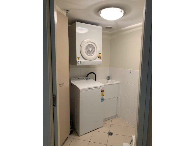 21 CYPRESS AVENUE, Surfers Paradise QLD 4217