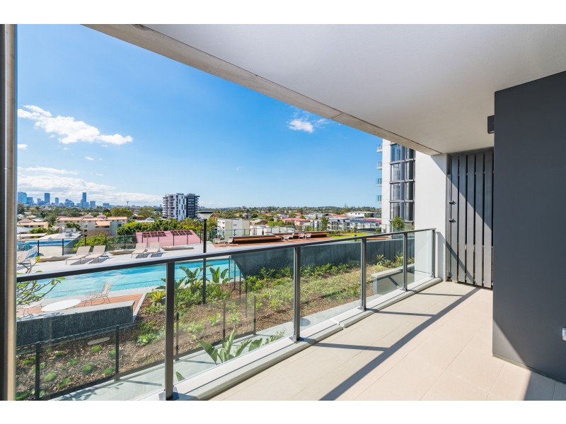 20502/300 Old Cleveland Rd, Coorparoo QLD 4151