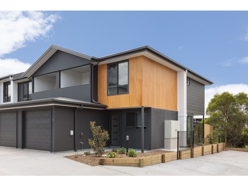 24/8 Cnr Howe and Highlands St, Yarrabilba QLD 4207