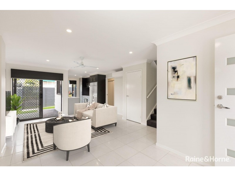 15/8 Cnr Howe and Highlands St, Yarrabilba QLD 4207