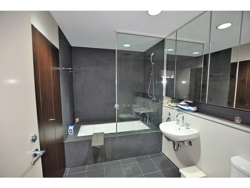 38 Skyring Tce, Teneriffe QLD 4005