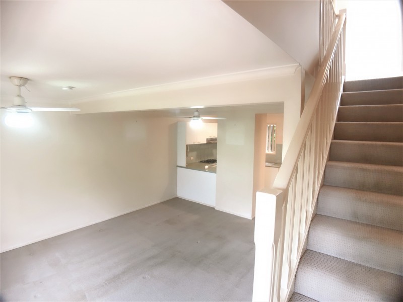 116 Meadowlands Rd, Carina QLD 4152