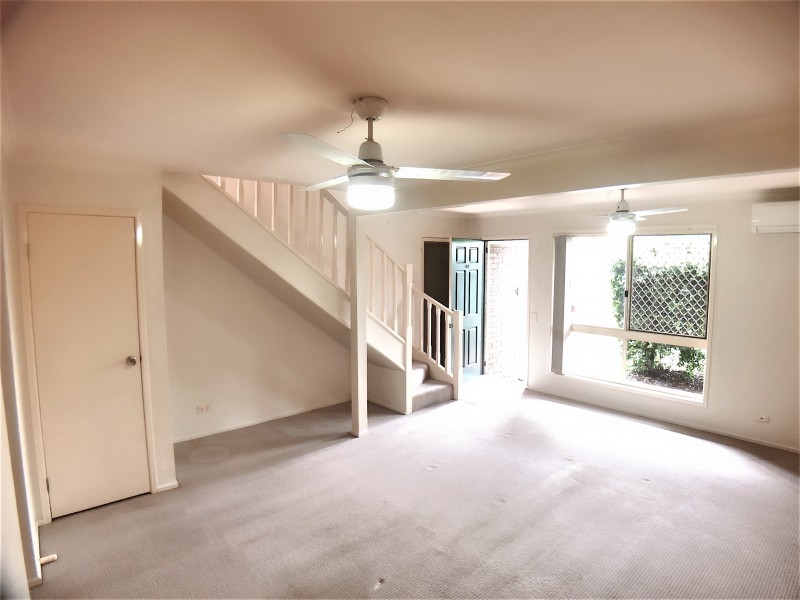 116 Meadowlands Rd, Carina QLD 4152