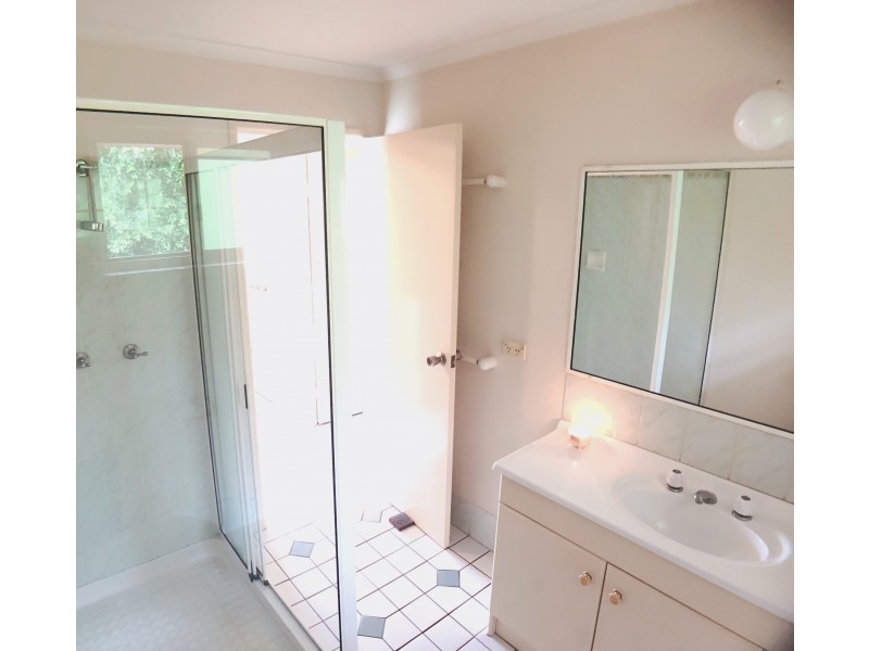 116 Meadowlands Rd, Carina QLD 4152