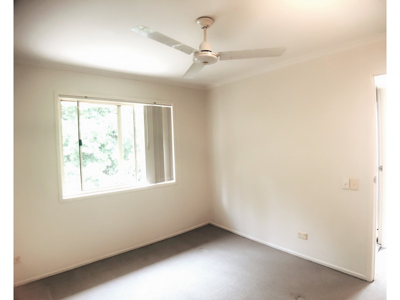 116 Meadowlands Rd, Carina QLD 4152