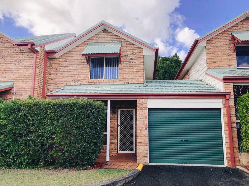 116 Meadowlands Rd, Carina QLD 4152