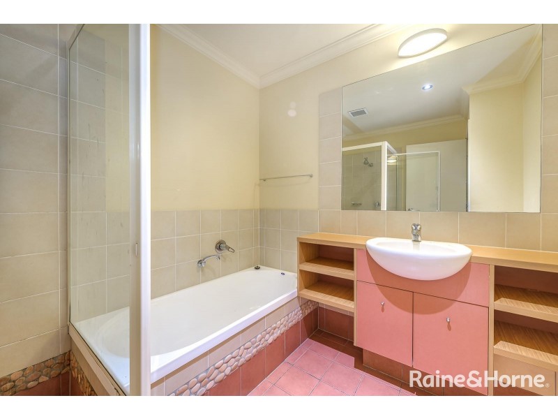 110/4 University Drive, Robina QLD 4226