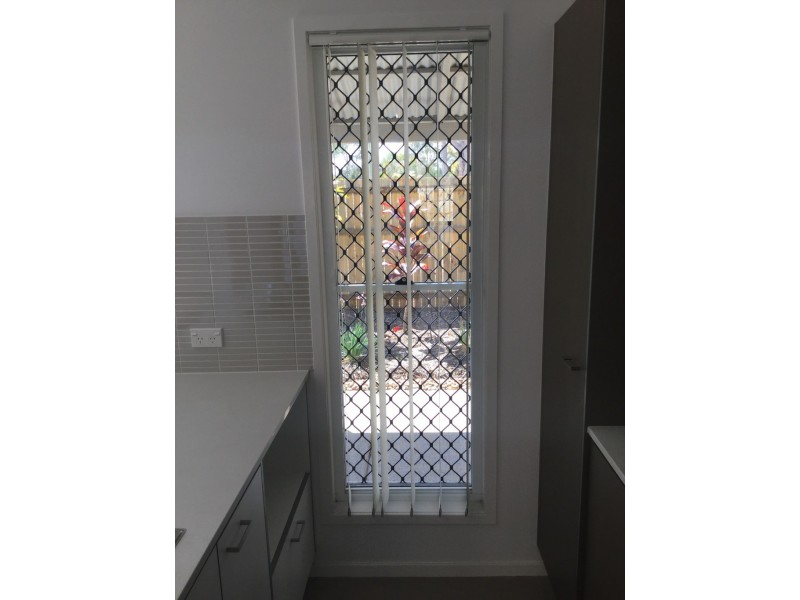 2/75 Gordon Rd, Redland Bay QLD 4165