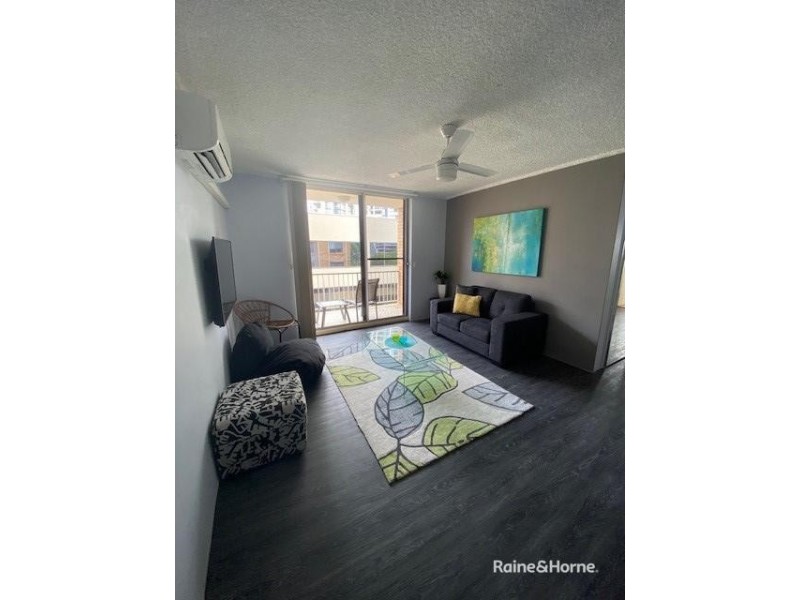 10/72 Marine Parade, Southport QLD 4215