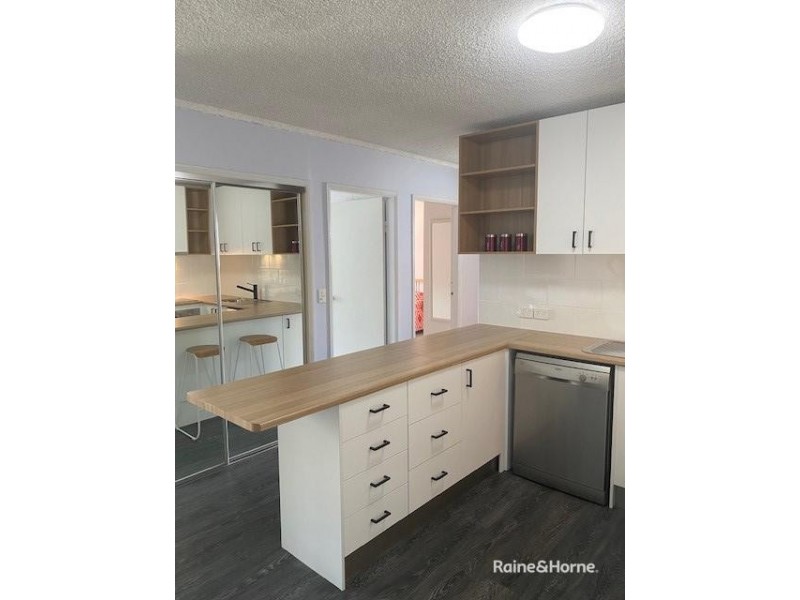 10/72 Marine Parade, Southport QLD 4215