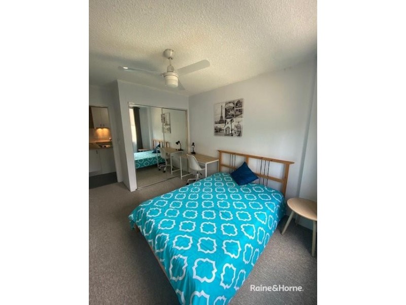 10/72 Marine Parade, Southport QLD 4215