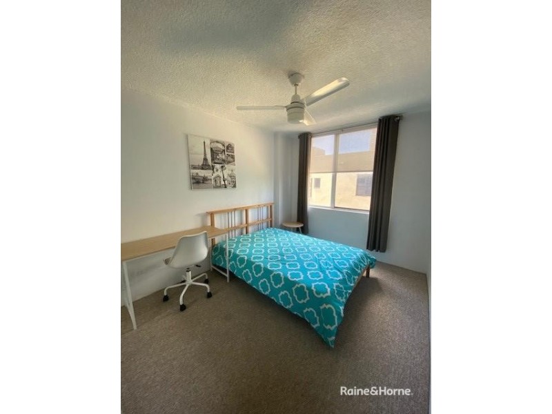 10/72 Marine Parade, Southport QLD 4215