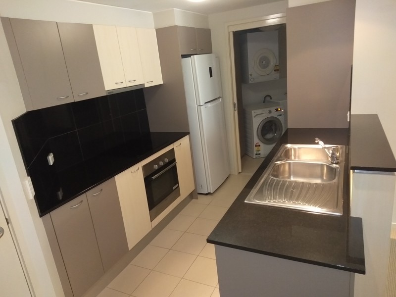 22/21 CYPRESS AVENUE, Surfers Paradise QLD 4217