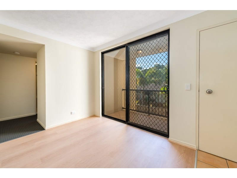 8/4 Mawarra Street, Palm Beach QLD 4221