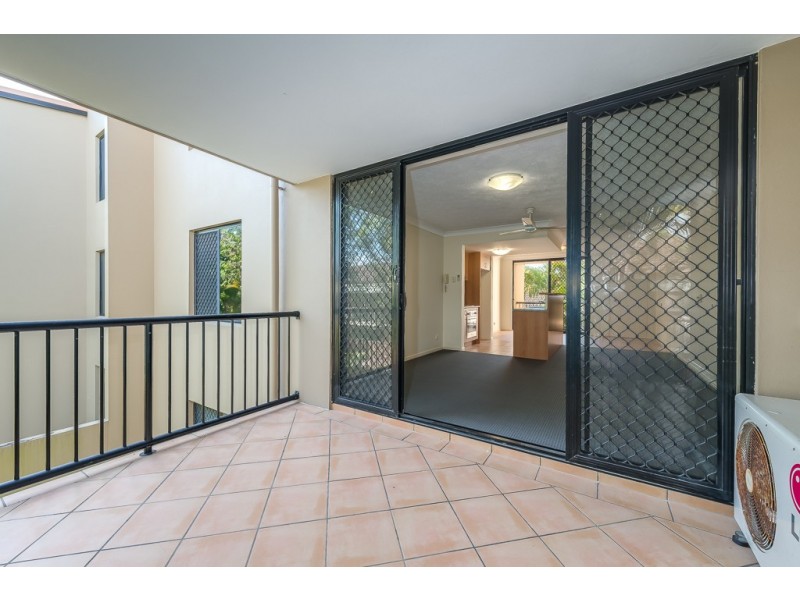 8/4 Mawarra Street, Palm Beach QLD 4221