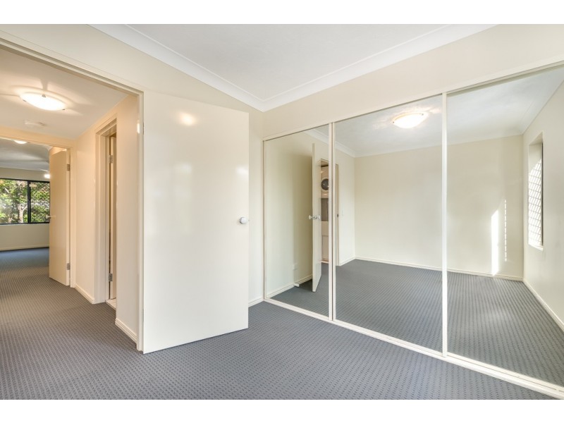 8/4 Mawarra Street, Palm Beach QLD 4221