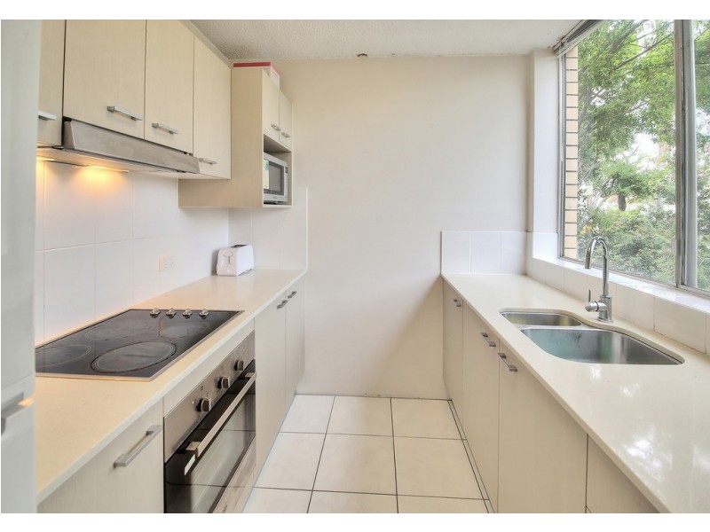 19 Durham Street, St Lucia QLD 4067