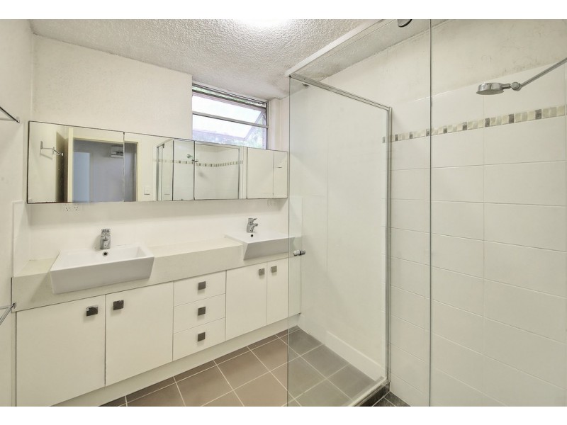 19 Durham Street, St Lucia QLD 4067