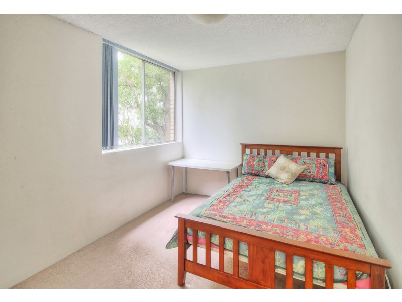 19 Durham Street, St Lucia QLD 4067