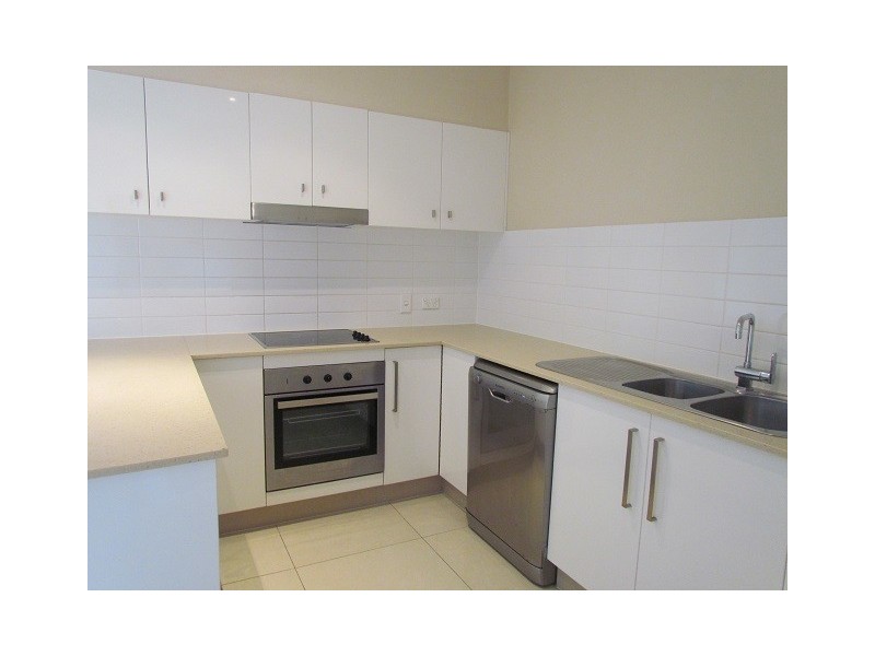 16/24 Parker Street, Labrador QLD 4215