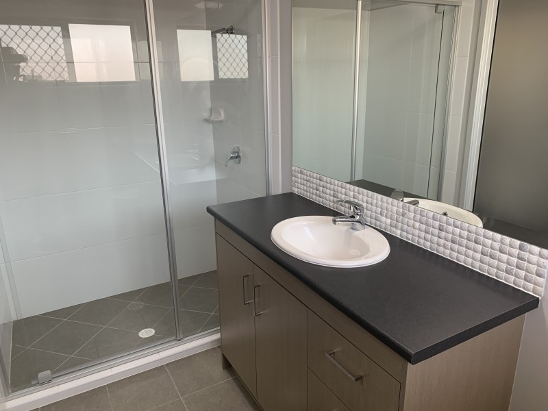 3/2 Kerr Rd West, Kallangur QLD 4503