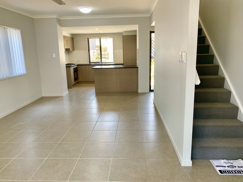 3/2 Kerr Rd West, Kallangur QLD 4503