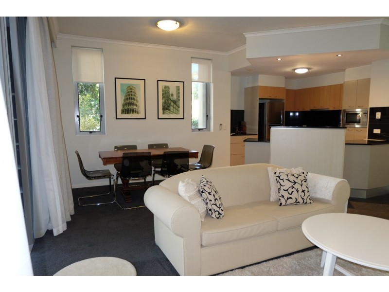 15/21 CYPRESS AVENUE, Surfers Paradise QLD 4217