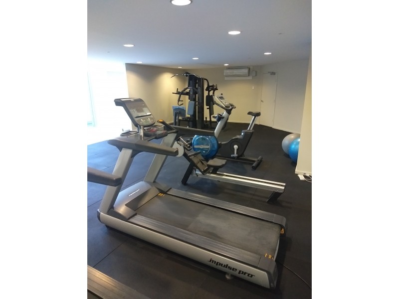 15/21 CYPRESS AVENUE, Surfers Paradise QLD 4217