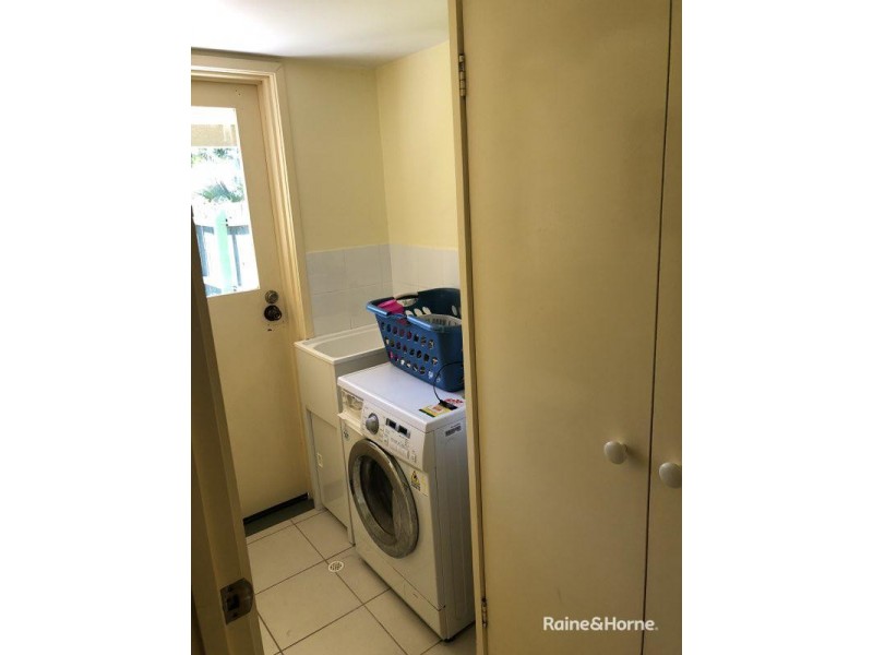 16/469 Pine Ridge Road, Runaway Bay QLD 4216