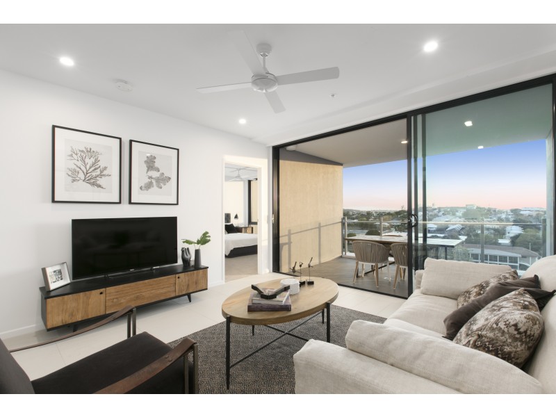 2051/123 Cavendish Road, Coorparoo QLD 4151