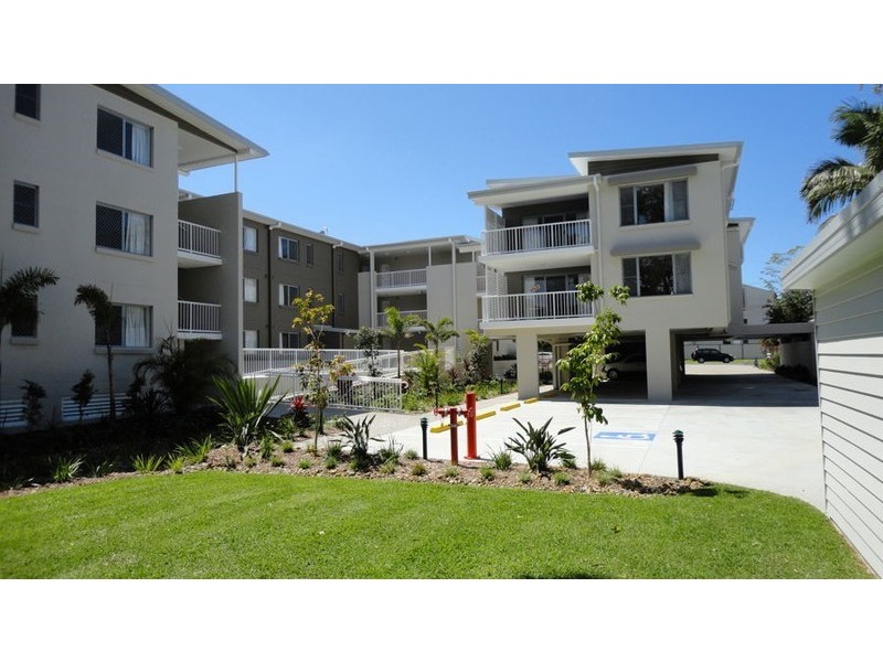 10/8 Ahern Street, Labrador QLD 4215
