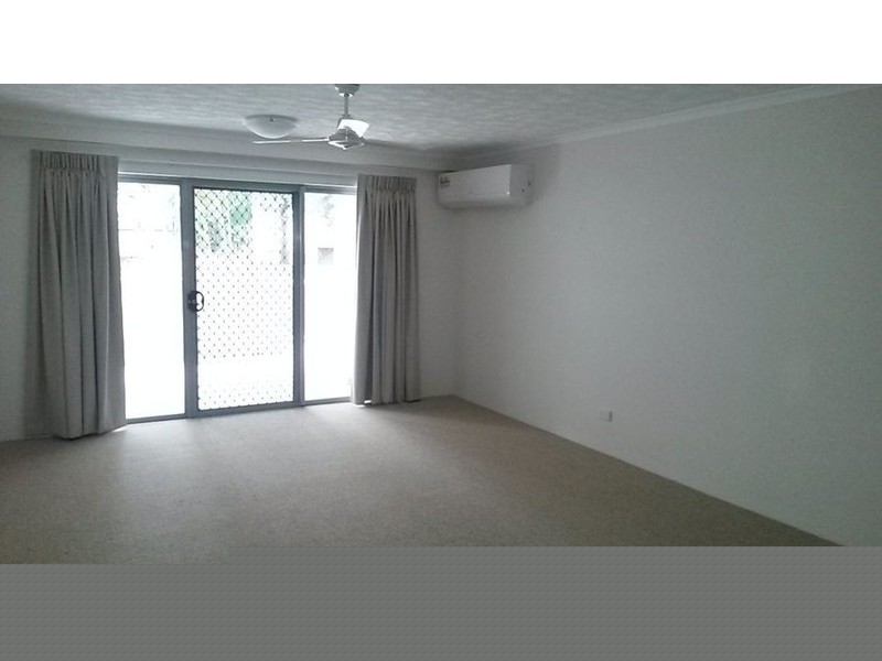 10/8 Ahern Street, Labrador QLD 4215