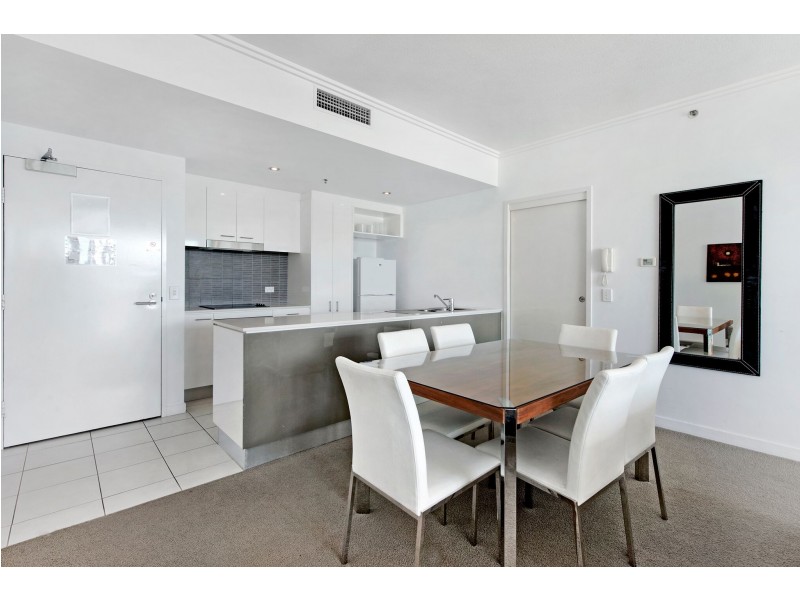 2117/33 Te Peters Drive, Broadbeach QLD 4218