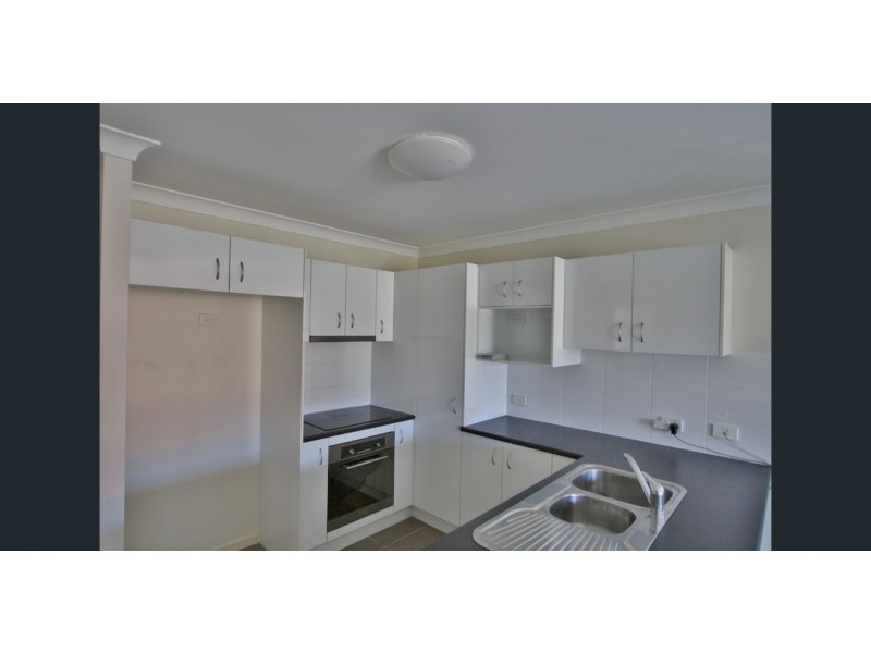 2/19 Mccurley Street, Wynnum West QLD 4178