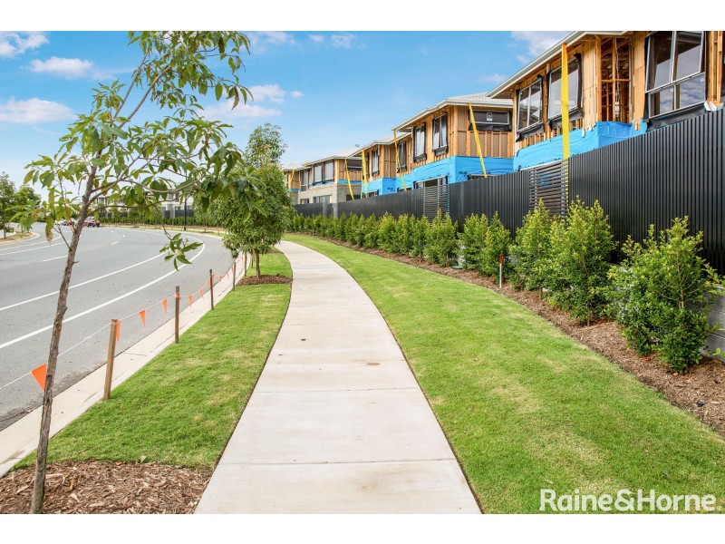 63/188 Gainsborough Drive, Pimpama QLD 4209